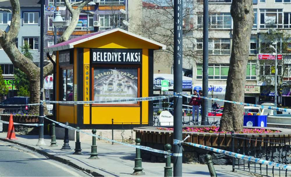 Çorlu'da Meydanlar Kapatıldı
