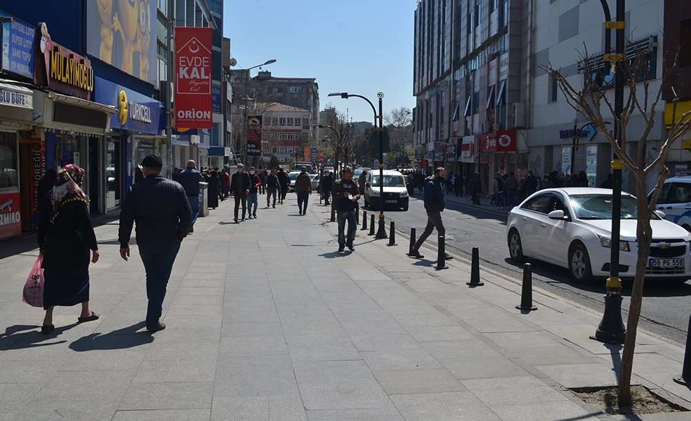 Havalar Isındıkça, Kalabalıklar Artıyor
