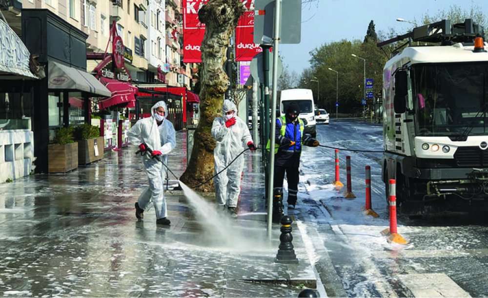 Çorlu'da Cadde Ve Sokaklar Dezenfekte Edildi 