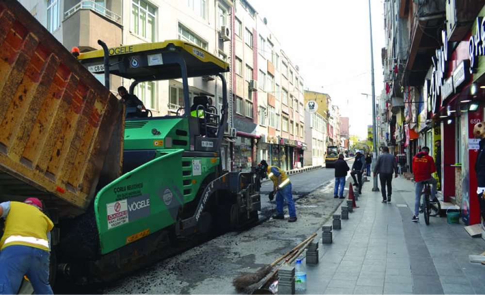 Kumyol Caddesi'ndeki Çalışmalar Devam Ediyor 