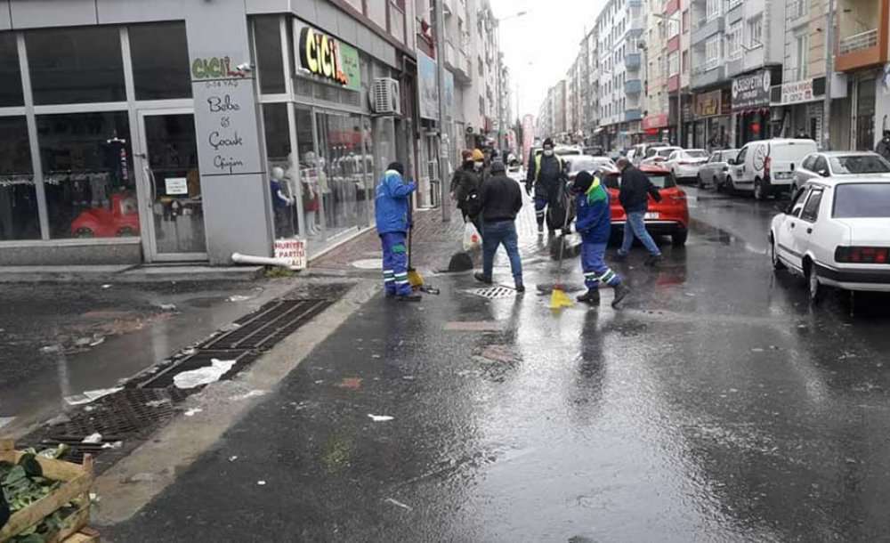 Bir Alkışta Temizlik Görevlilerine 