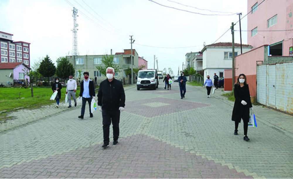 Velimeşe Ve Marmaracık Mahallelerinde Maske Dağıttı