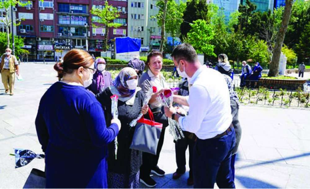 Aylar Sonra İlk Defa Sokağa Çikabildiler 