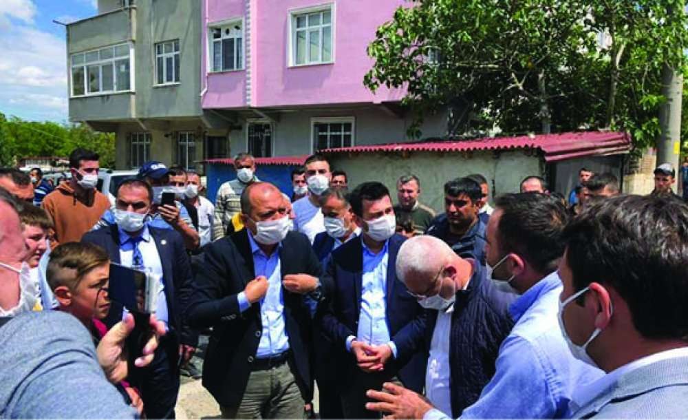 Chp'li Vekiller Silahtarağa Mahallesi'ne Gitti 