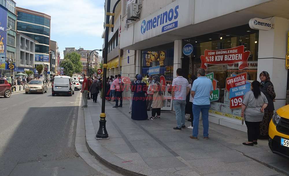 Bir Süre Daha Kurallara Uymayı Sürdürmeliyiz