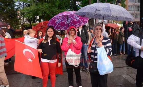 Vatandaşları Yağmur Durdurmadı