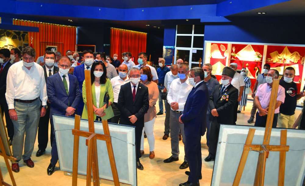 15 Temmuz Konulu Fotoğraf Ve Resim Sergisi Açıldı 