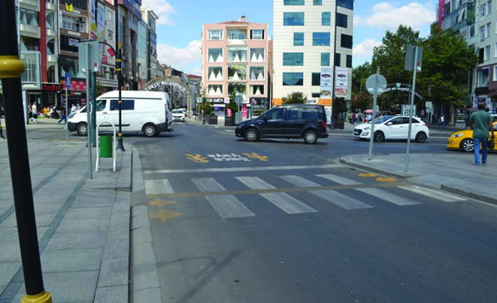 Kumyol Caddesi'ne Var, Omurtak Caddesi'ne Yok 