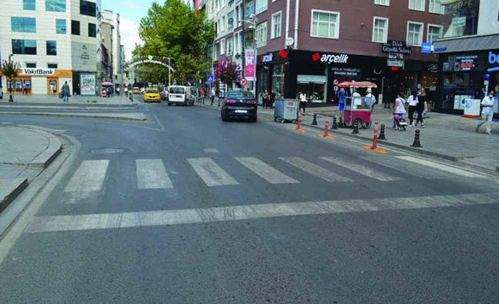 Kumyol Caddesi'ne Var, Omurtak Caddesi'ne Yok 