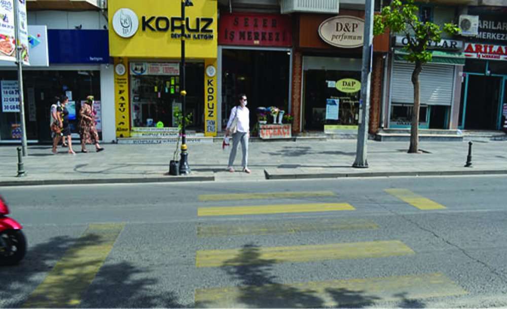 Kumyol Caddesi'ne Var, Omurtak Caddesi'ne Yok 