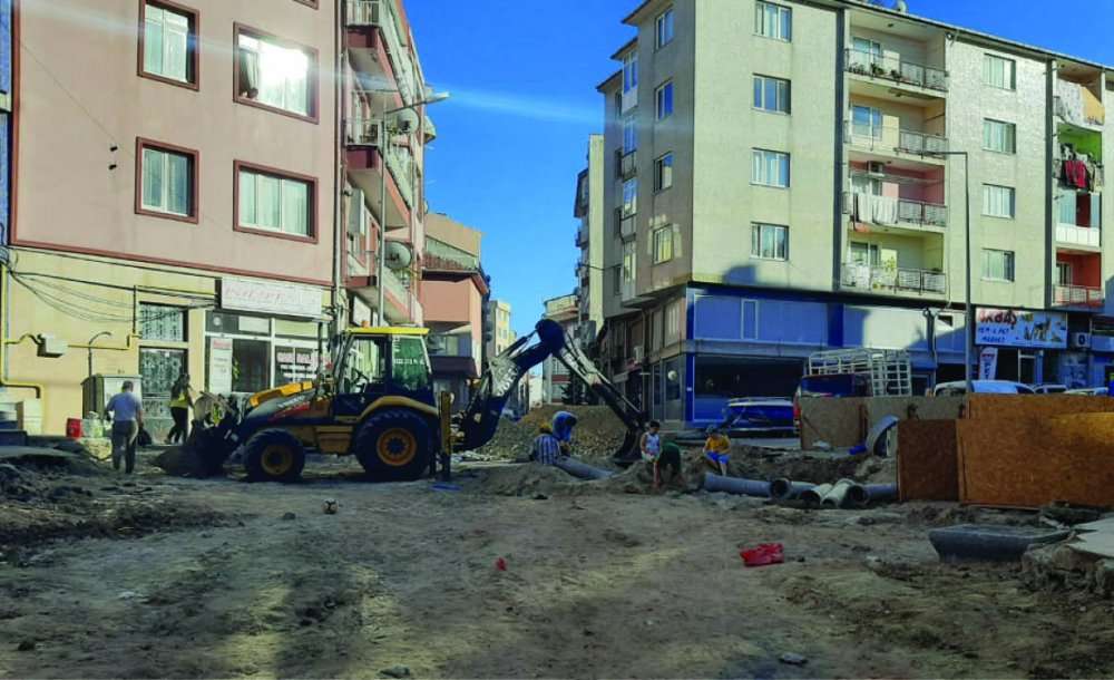 Park Olmayınca, Taşın Toprağın Üzerinde Oynuyorlar 