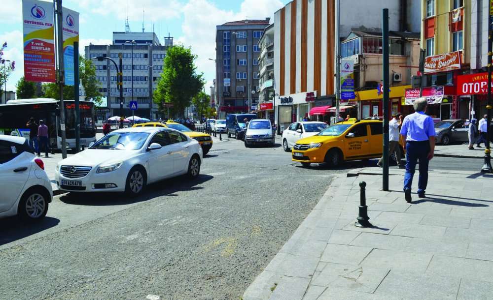 Trafik Sorunu Bir Türlü Çözülemiyor 