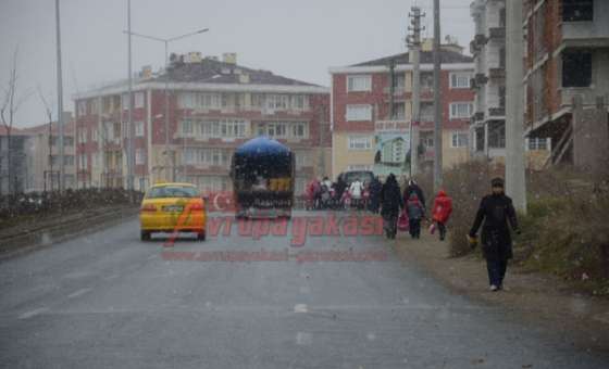  Öğrenciler De Velileri De Tehlikeyle Burun Buruna  