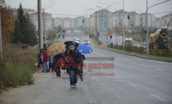  Öğrenciler De Velileri De Tehlikeyle Burun Buruna  