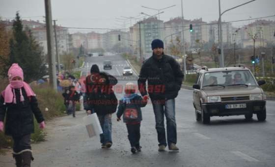  Öğrenciler De Velileri De Tehlikeyle Burun Buruna  