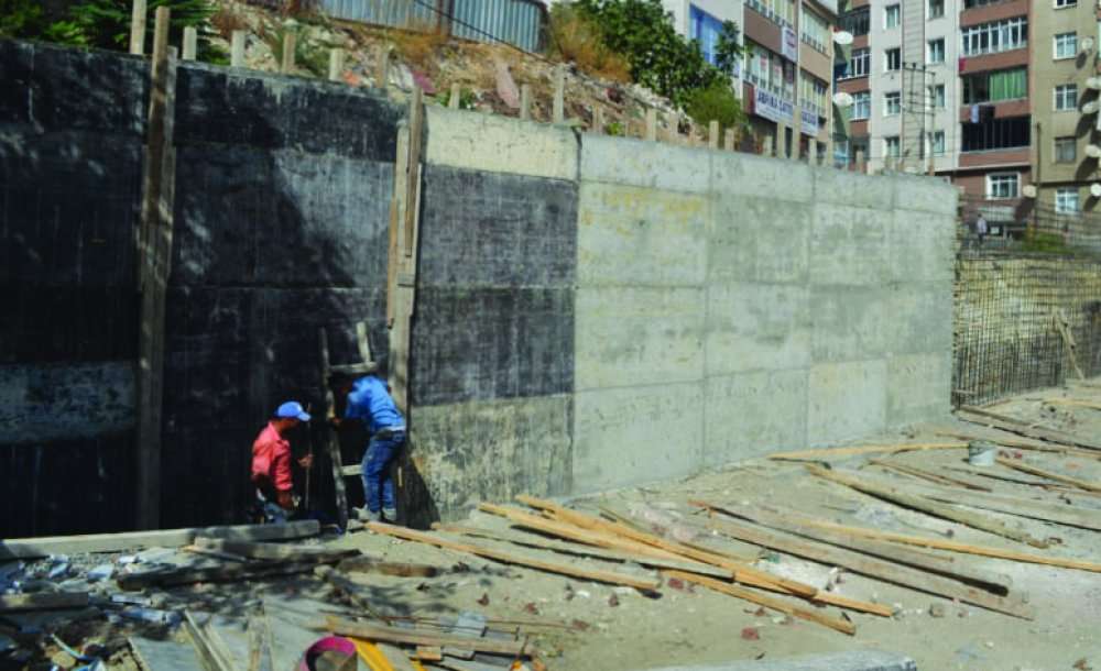 Amfi Tiyatroda Sahne Hazırlıkları Sürüyor 