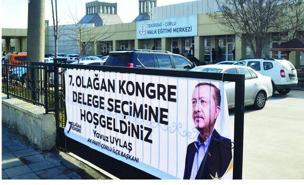Ak Parti'de Neler Oluyor? 