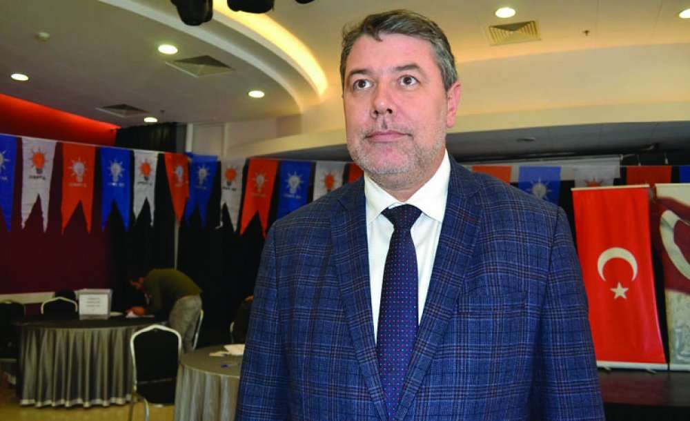 Ak Parti'de Neler Oluyor? 