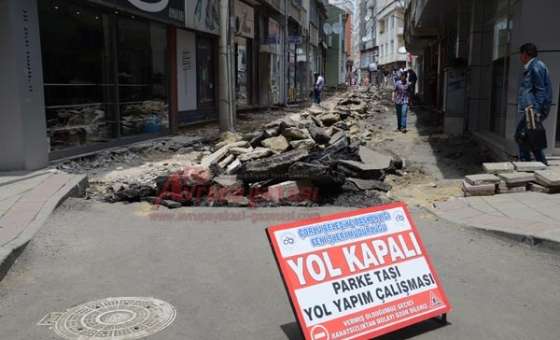 Kurt Mustafa Çıkmazına Parke Taşı