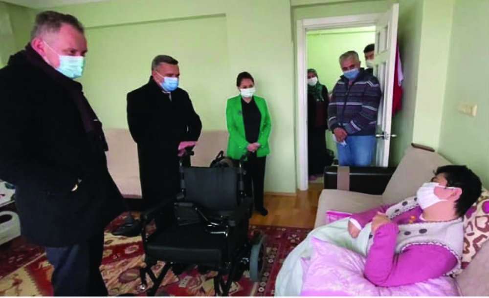 Ak Parti Engelliler Günü'nde, Engelli Vatandaşları Unutmadı 