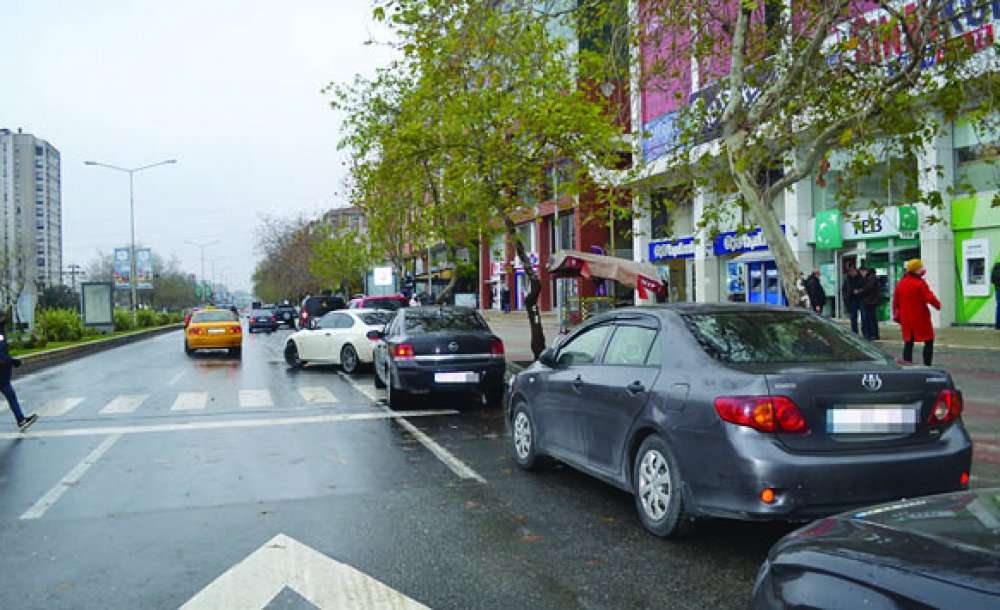 Yeni Yapılan Durağa Otobüsler Yaklaşamıyor 