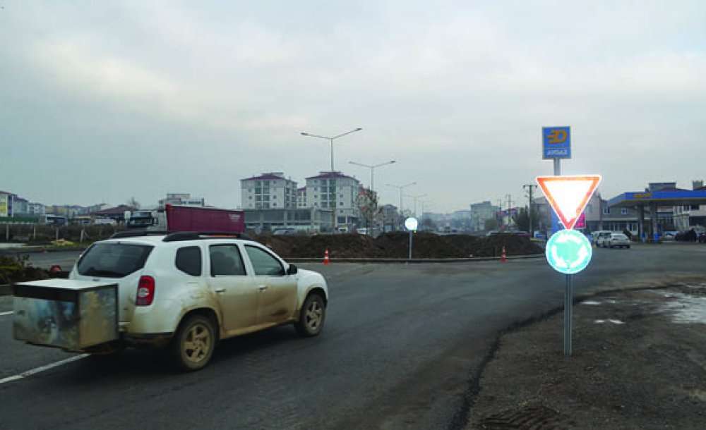 Yeni Kavşak Tehlike Saçıyor!!!