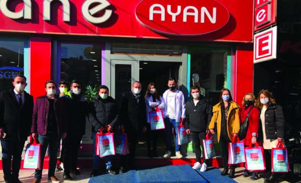 Chp, Esnafın Ve Çocukların Yeni Yılını Kutladı 