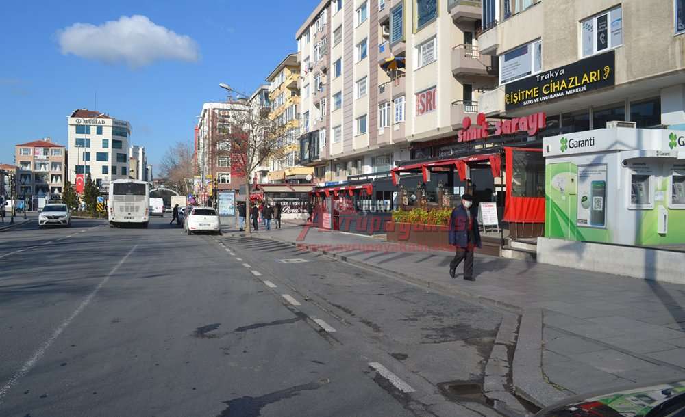 Duraklara Araçların Park Etmemesinden Vatandaş Memnun!!