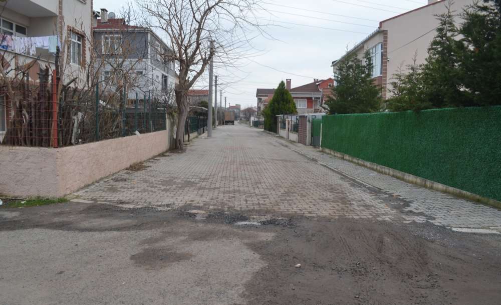 Yol, Mayın Tarlasını Andırıyor 