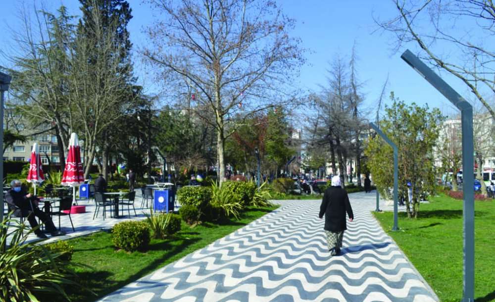 Belediyenin Kafeleri Kurallara Uyarak Açıldı 