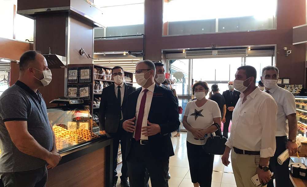 1 Yıldır Korona Virüsle Mücadele Sürüyor 