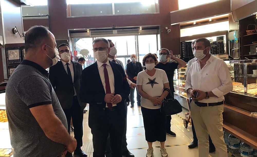 1 Yıldır Korona Virüsle Mücadele Sürüyor 