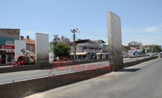 Bir Varmış Bir Yokmuş