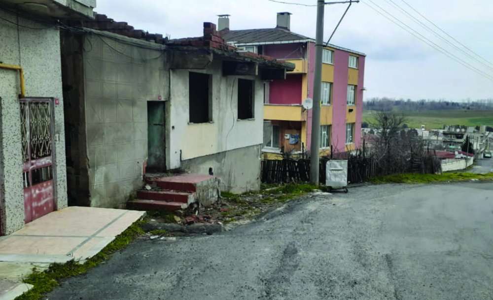 Metruk Bina Tehlike Saçıyor 