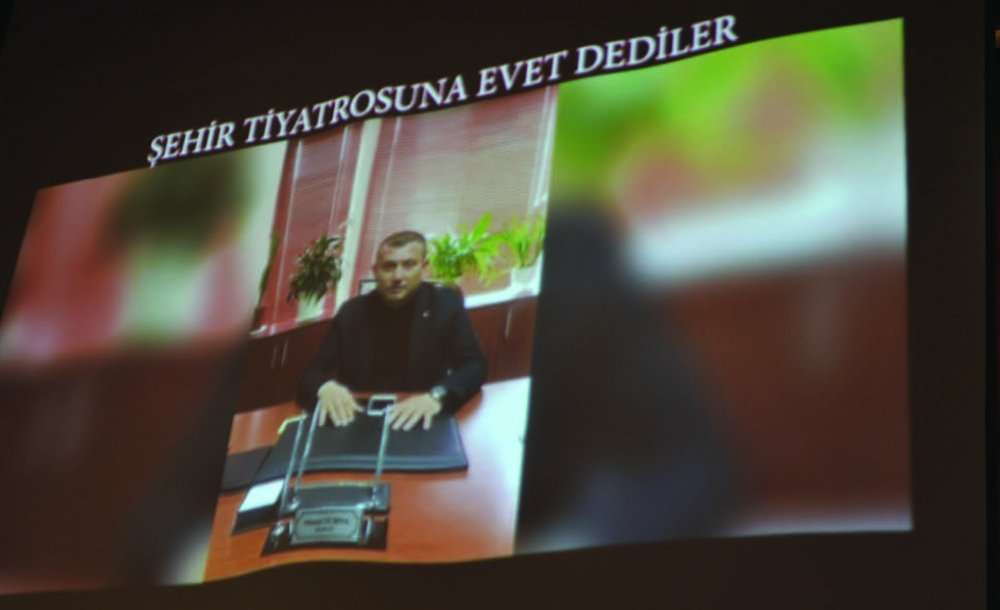 Şehir Tiyatrosu İçin İlk Meşale Yakıldı 