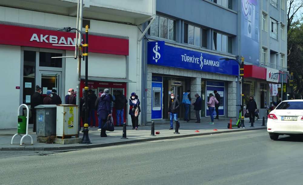 Hafta Başı Şehir Merkezinde Yoğunluk Yaşandı  