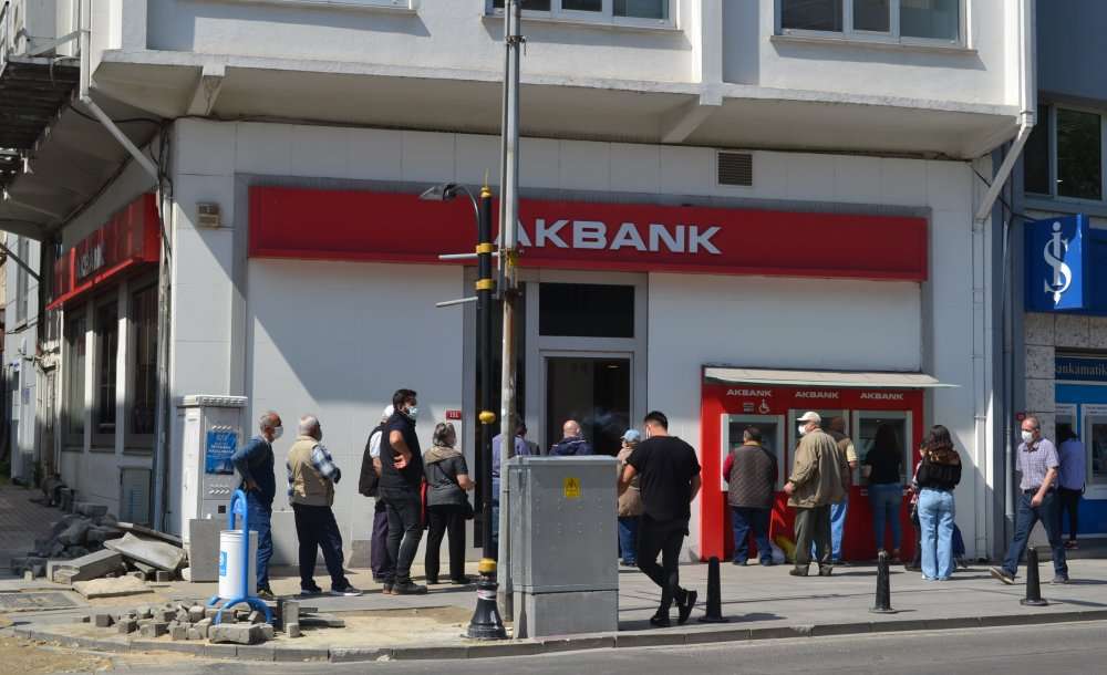 Kalabalık Görüntüler Yine Değişmedi