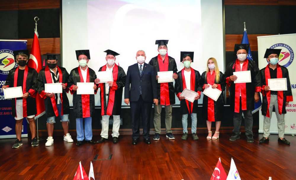 Yıllar Sonra Diploma Heyecanı Yaşadılar  