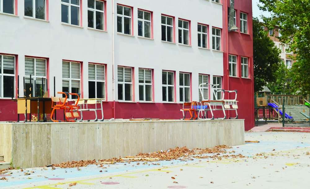 Okulların Yıkımı Başladı 