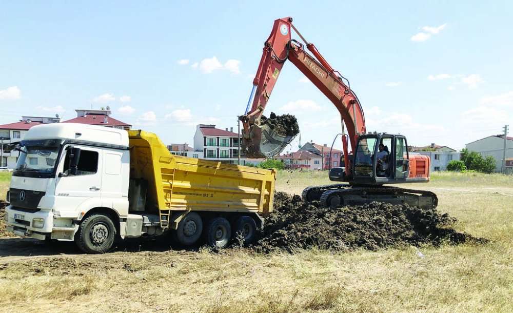 Cemevi Ve Aşevi İçin İlk Kazma Vuruldu