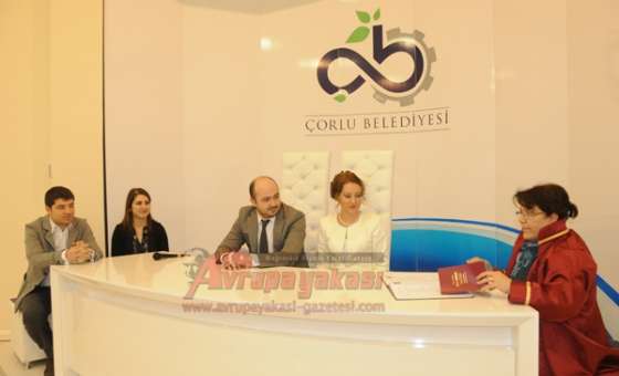 Çorlu`da Nikah İşlemlerine Ramazan Molası