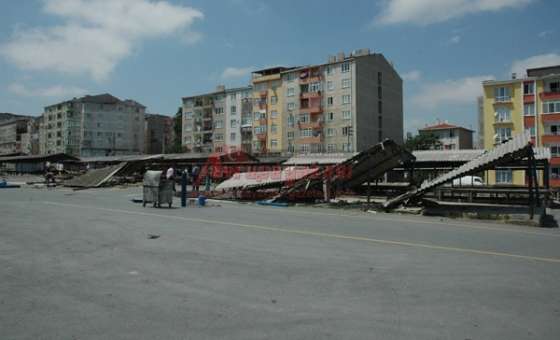 Perşembe Pazarında Yıkım Çalışmaları Başladı