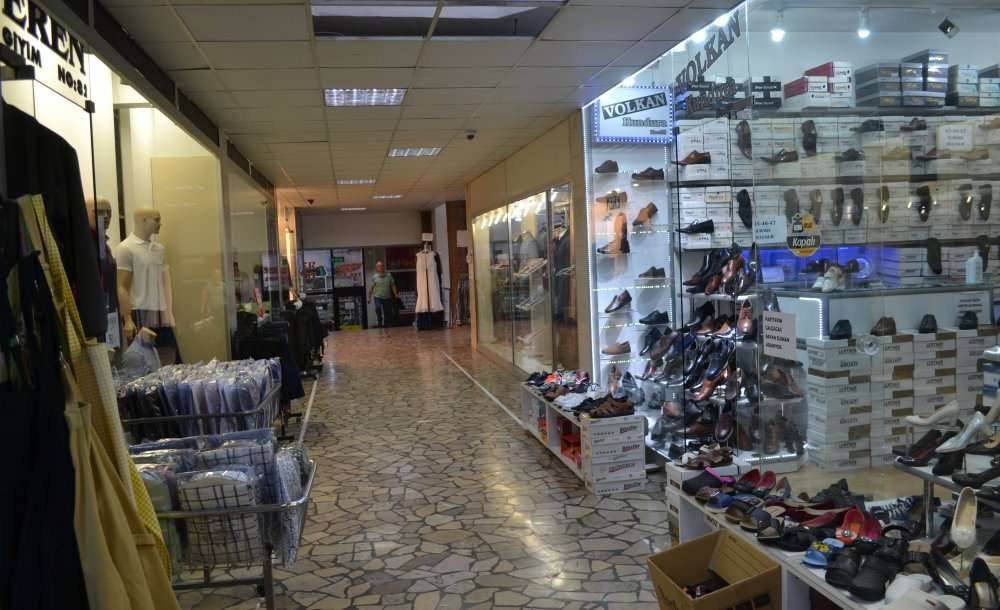 Düğün Sezonu Sona Ererken, İşcanlar Çarşısı Boş Kaldı 