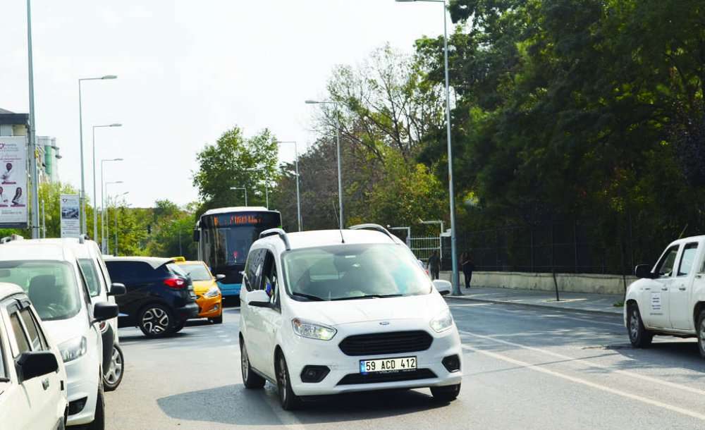 Dubalar Kaldırıldı, Trafik Arap Saçına Döndü!
