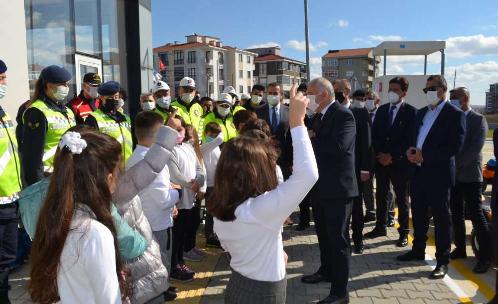 Vali Yıldırım Trafik Eğitim Parkı'nı Ziyaret Etti 