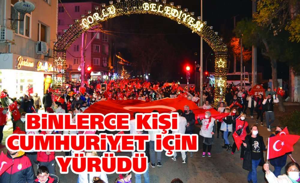 Binlerce Kişi Cumhuriyet İçin Yürüdü