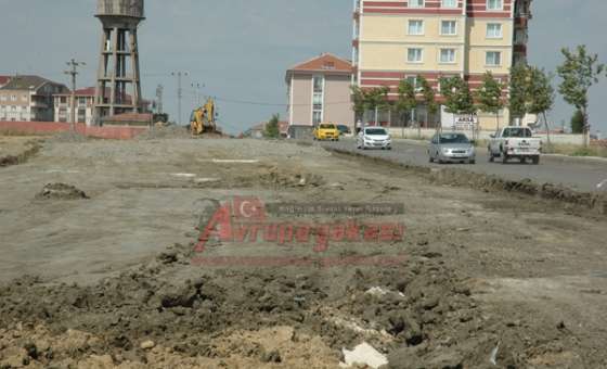 Erdal İnönü Caddesi`nde Yol Genişletme Çalışmaları