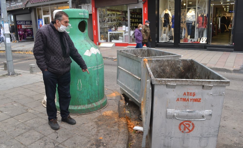 Vatandaşlar Çöp Kutularına Tepki Gösterdi!