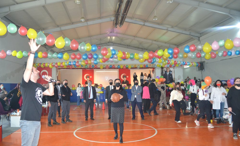 Sevgi Engeli Aştı