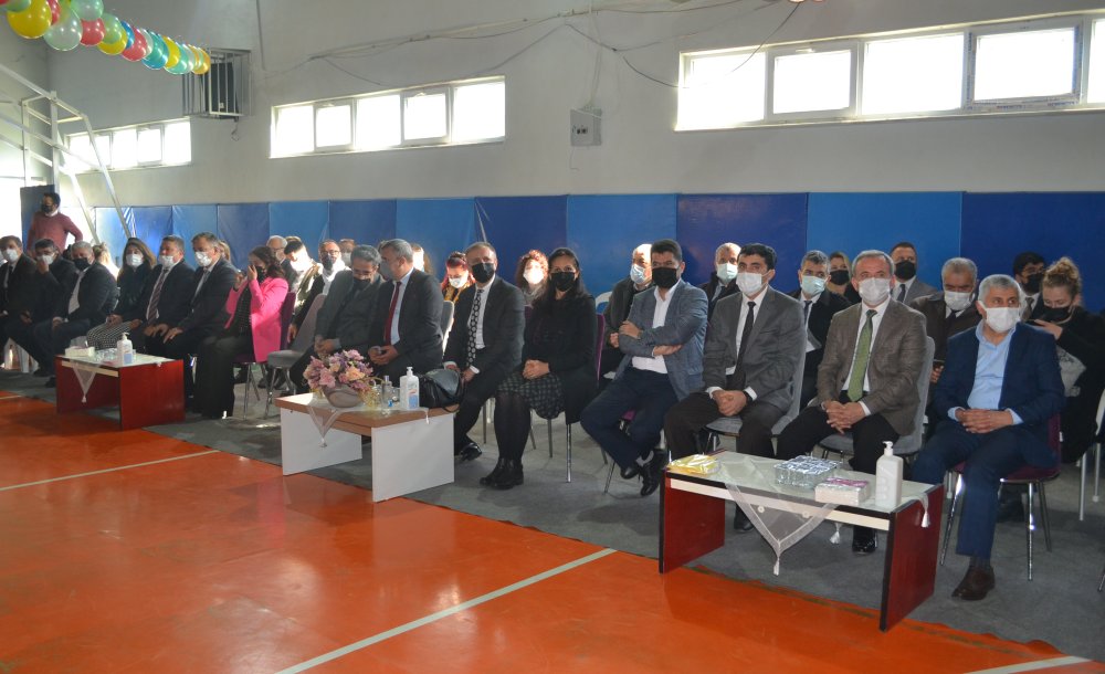 Sevgi Engeli Aştı